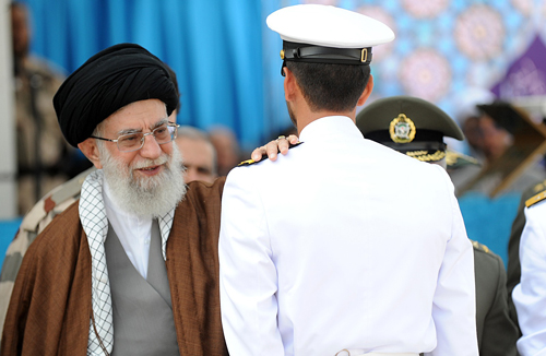 مراسم مشترک دانش آموختگی دانشجویان دانشگاههای افسری ارتش با حضور رهبر معظم انقلاب اسلامی+تصاویر