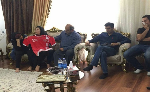 پیراهن هادی نوروزی در آغوش همسرش + عکس