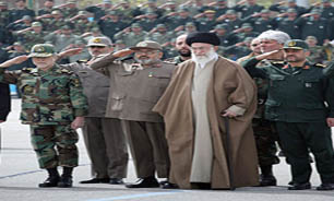 سپاه پاسداران، فرزند خلف انقلاب اسلامی که روز به روز قد می&zwnj;کشد