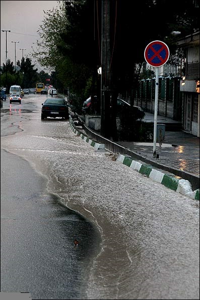 آمادگی راهداری در رفع آبگرفتگی محورهای جاده ای قم