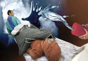 به خاطر اختلاف با مادرم روی من اسید پاشید/ پرونده در مرحله تحقیقات