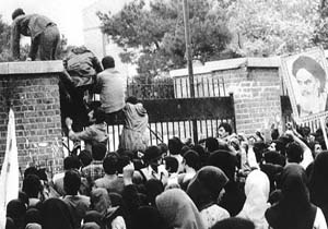 زمینه های اجتماعی و پیامدهای تسخیر سفارت آمریکا بررسی می شود