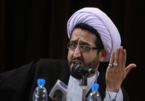 فومنی: وزیرخارجه سعودی مزدور و جیره&zwnj;خوار آمریکاست