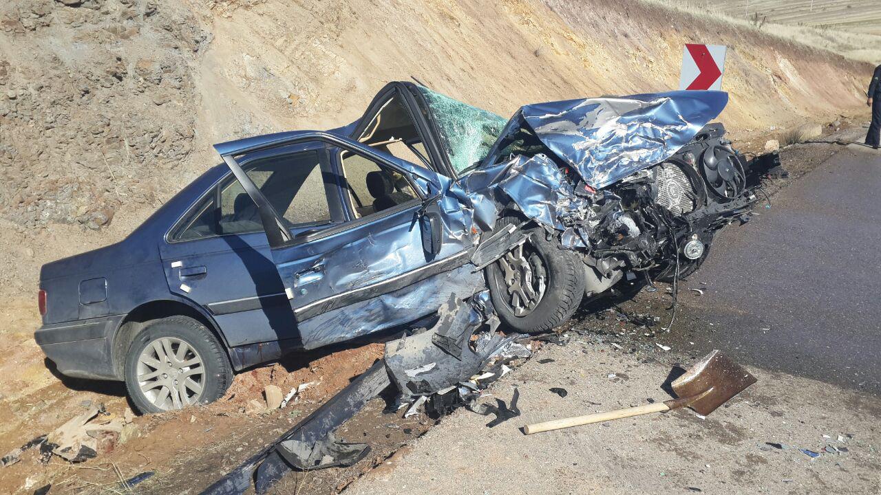 برخورد دو دستگاه پرشیا حادثه ساز شد+ تصاویر