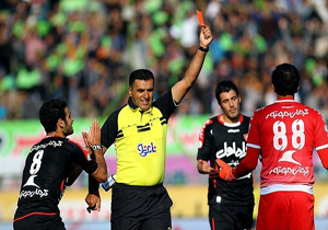 لبخند مرد شماره یک دیدار"پرسپولیس - ذوب آهن"