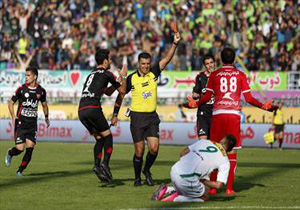 مهندسی سوت ها علیه پرسپولیس؟! + فیلم