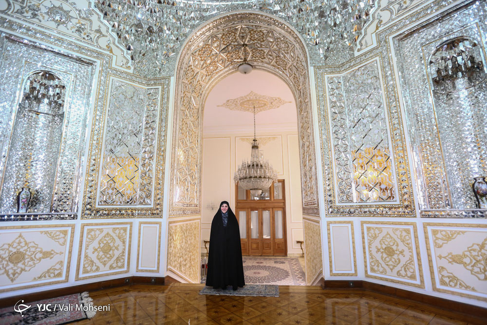 خانم حسن&zwnj;خانی///