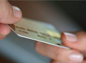 معلمان و بازنشسته‌ها صاحب کارت 10 میلیونی خرید کالا می‌شوند