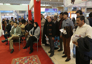 تقدیر نهاوندیان از راه اندازی غرفه چهره ها و تجربه ها در نمایشگاه امسال