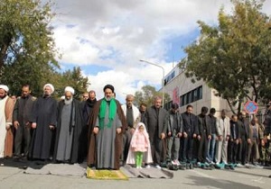 اقامه نماز ظهر عاشورا در استان کردستان