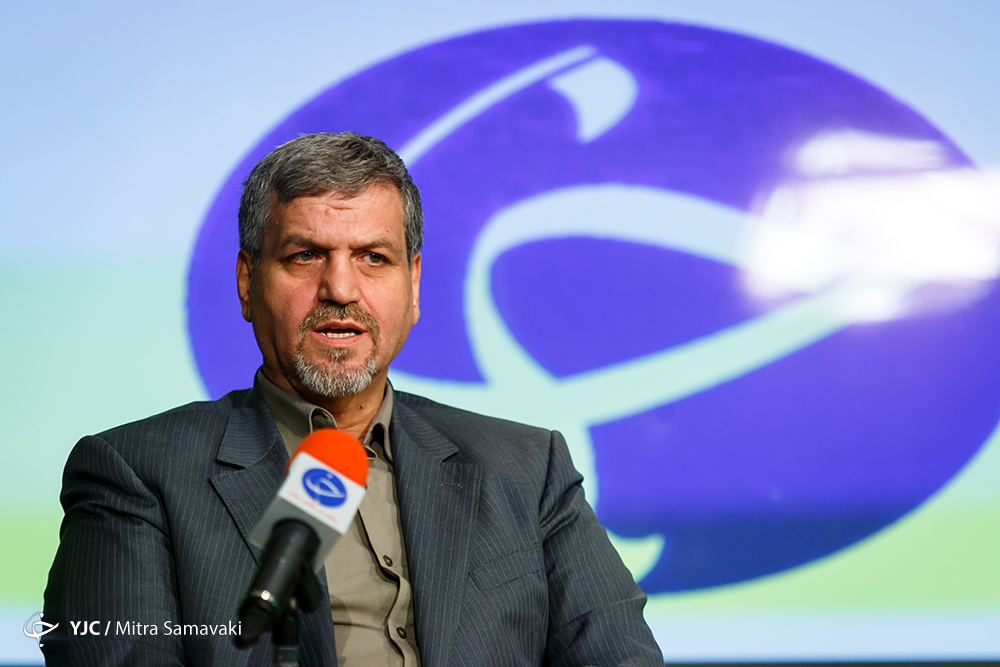 احمدی&zwnj;نژاد به من گفت چپ و راست این مملکت الاف هستند!/ قبول ندارم که دولت روحانی اصلاح&zwnj;طلب باشد/ دوست دارم با حسین شریعتمداری مناظره داشته باشم