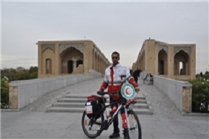 رکابزن خوش ذوق اصفهانی دوچرخه امداد و نجات را ابداع کرد
