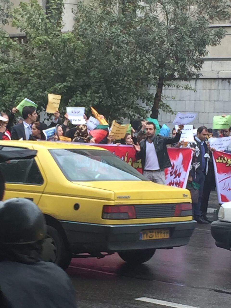 تجمع سهام داران پدیده شاندیز مقابل دادستانی کل کشور