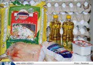 توزیع سبد غذایی بین کودکان سوء تغذیه‌ای جاسک
