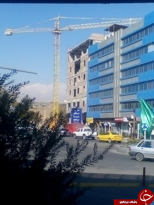 جرثقیلی در آستانه سقوط + تصاویر