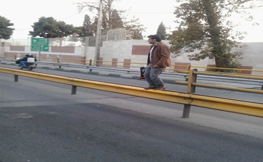 پل&zwnj;های &zwnj;هوایی تهران با ده&zwnj;ها مشکل/ استفاده از پل&zwnj;هوایی برای همه مردم مجاز نیست!!!