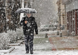 بارش برف در اردبیل آغاز شد