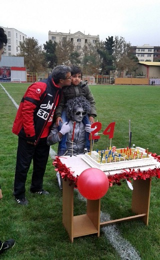 گزارش تولد هانی نوروزی در تمرین پرسپولیس+ عکس