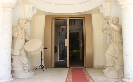نواختن نت&zwnj;های موسیقی در موزه میدان تجریش