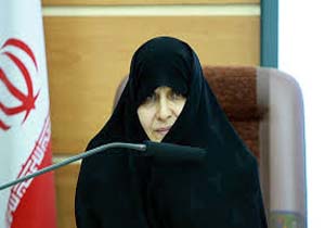 زنان خود را در عرصه جنگ نرم نشان دهند