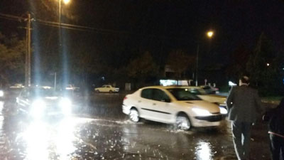 بارش باران و آبگرفتگی معابر و خیابانهای قزوین+تصاویر