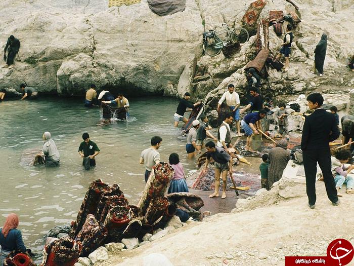 شستشوی فرش 40 سال پیش +عکس