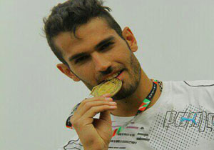 دودانگه: صورتم را با سیلی سرخ نگه داشته ام