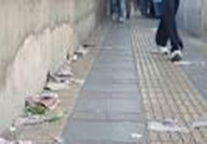 پاکسازی معابر بروجرد از وجود زباله و ظروف یکبار مصرف