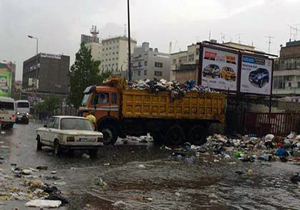 انباشت زباله در بیروت موجب سیل شد