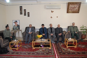 دیدارسرپرست معاونت عمرانی استانداری و مشاور استاندار با خانواده معظم شهید عبدالله نژاد