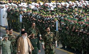 سپاه پاسداران، فرزند خلف انقلاب اسلامی که روز به روز قد می&zwnj;کشد