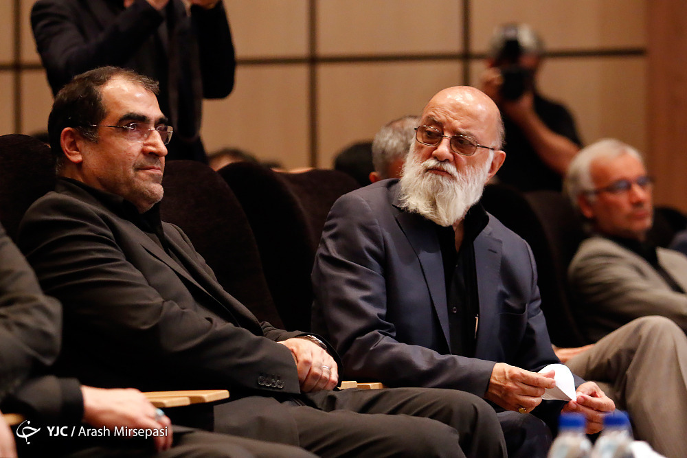 بگو سیب، میخوام عکس بندازم!/ از ماچ ماچ دست تا آتش زدن وزیر!