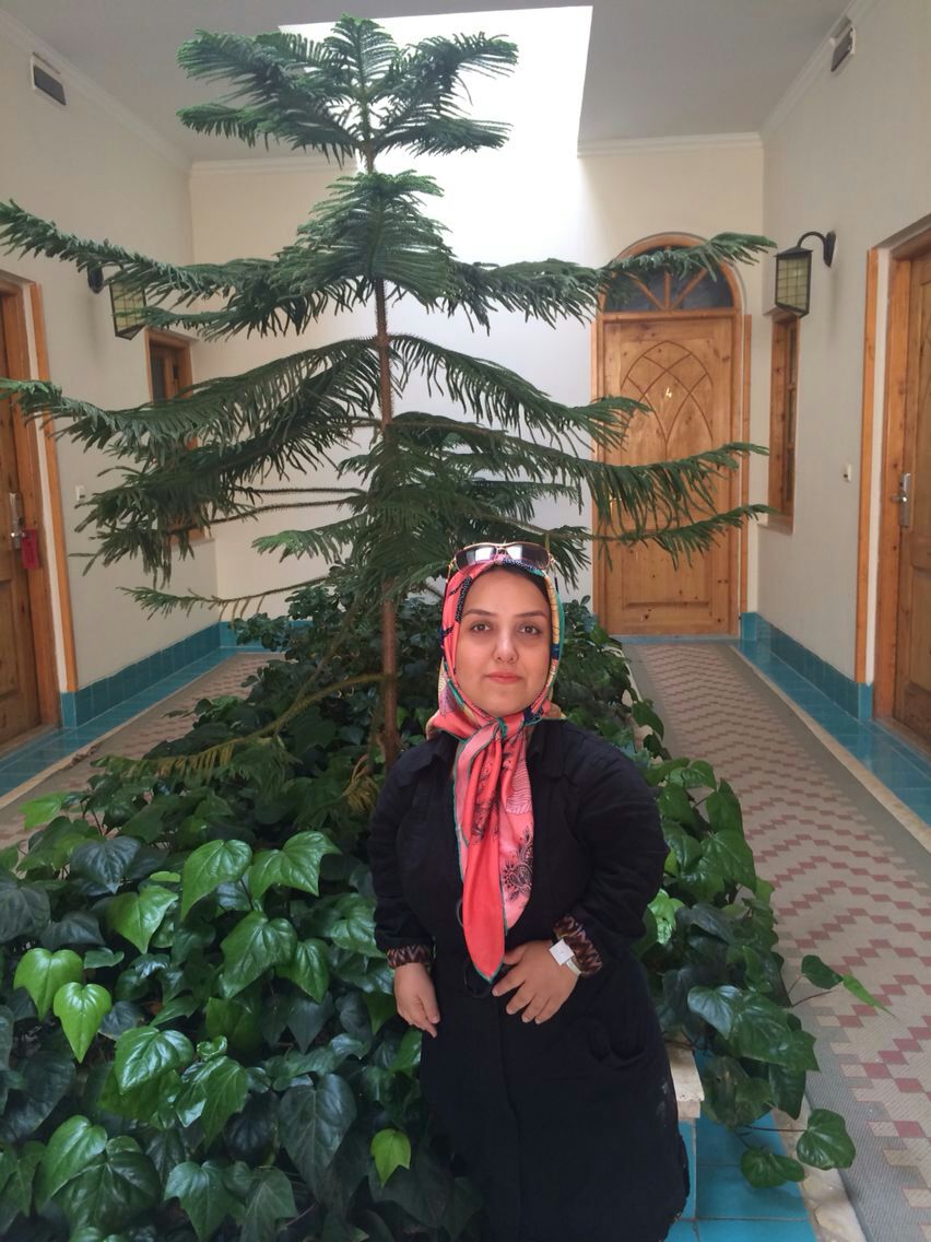 من فقط کوتاهم، مرا از بالا نگاه نکن