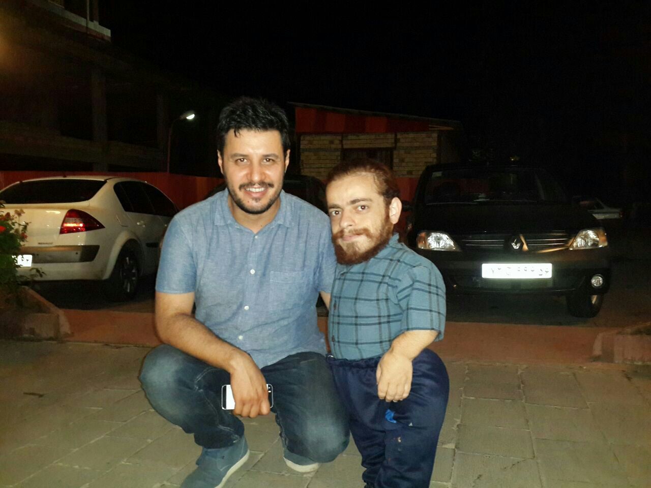 من فقط کوتاهم، مرا از بالا نگاه نکن