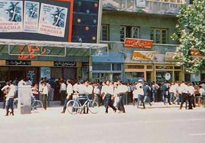 دو سینمای تاریخی تهران ویران می شوند