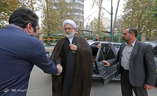 هیچ دستگاهی بدون مجوز قانونی حق استخدام فردی را ندارد