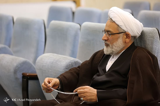 هیچ دستگاهی بدون مجوز قانونی حق استخدام فردی را ندارد/ وعده&zwnj;های دولت قابل پیگیری است