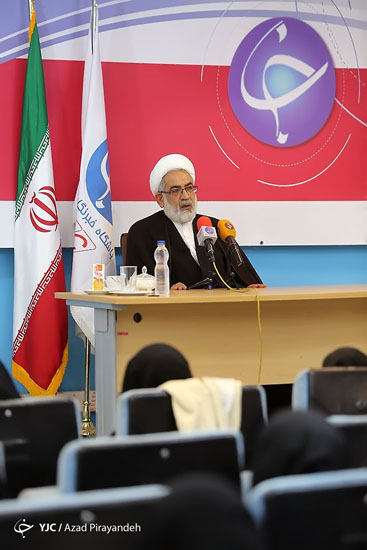 هیچ دستگاهی بدون مجوز قانونی حق استخدام فردی را ندارد/ وعده&zwnj;های دولت قابل پیگیری است