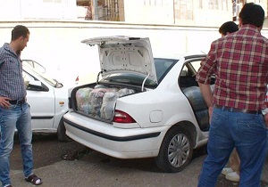 کشف 480 گرمکن ورزشی قاچاق از یک خودروی سواری در قم