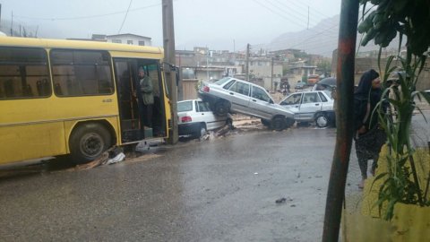 سیل مراکز اداری ایلام را تعطیل کرد/ آمار کشته شدگان به 2 نفر افزایش یافت