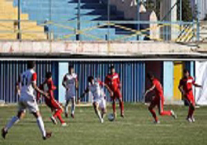 کاسپین با مساوی صدرنشین باقی ماند