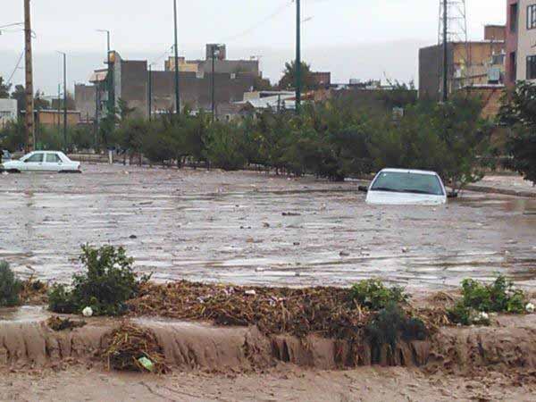 کشته شدن 3 نفر بر اثر جاری شدن سیل در ایلام/بیش از 10 تیم امداد رسانی هلال احمر آماده خدمات رسانی به مردم