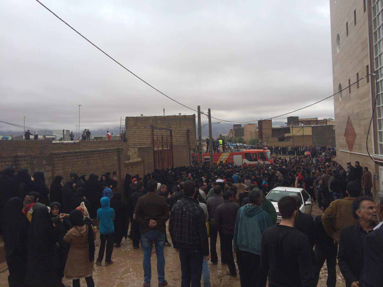 کشته شدن 3 نفر بر اثر جاری شدن سیل در ایلام/بیش از 10 تیم امداد رسانی هلال احمر آماده خدمات رسانی به مردم