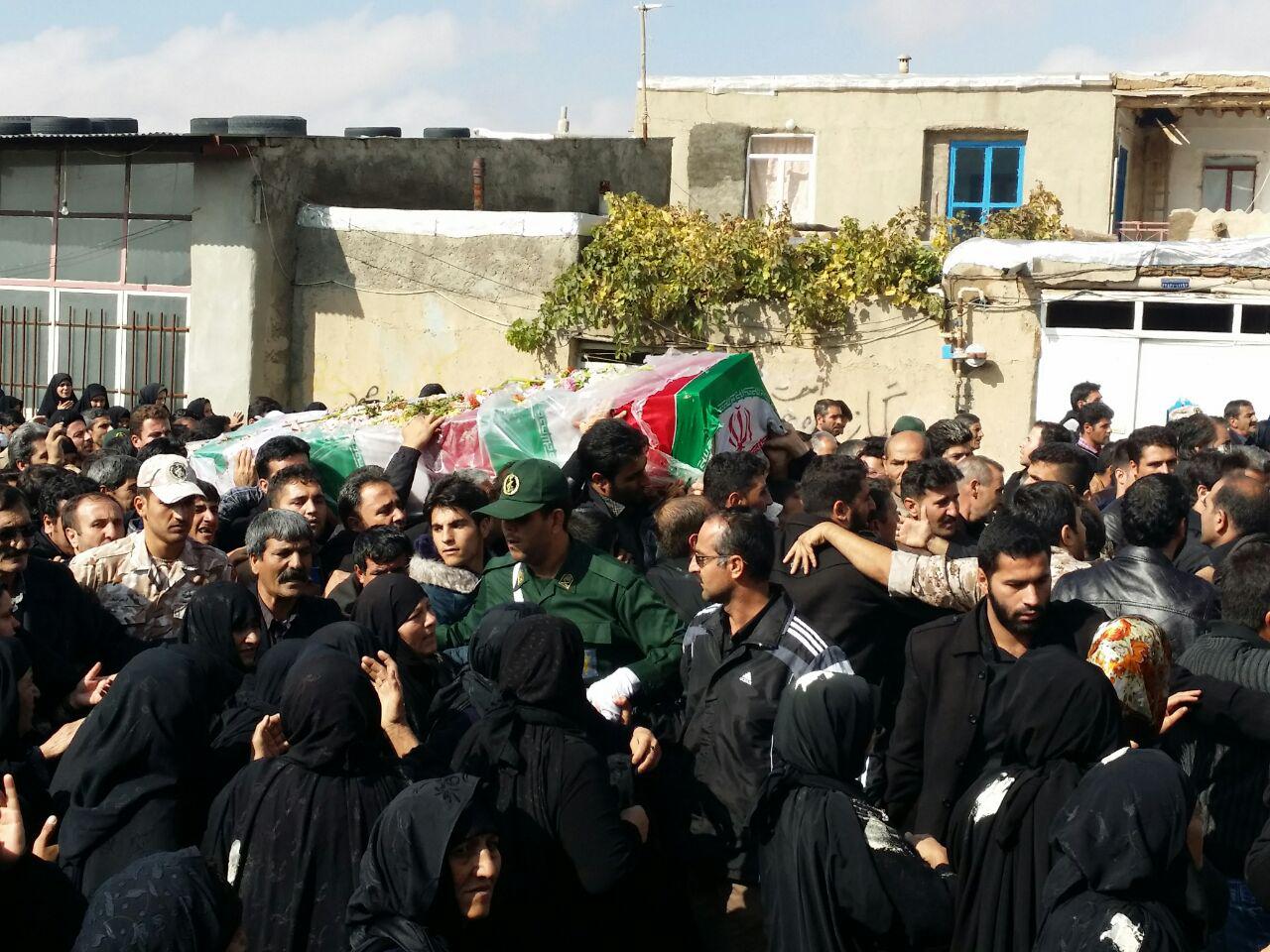 تشیع پیکر یک شهید مدافع حرم در شهرستان سنقر و کلیایی