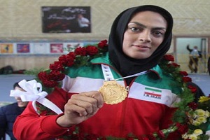 بانوی قهرمان ووشوی جهان، مدال طلای خود را به رهبر معظم انقلاب تقدیم کرد