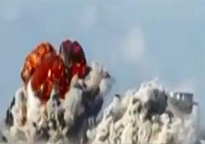 لحظه انفجار شدید در مقر بمباران شده النصره + فیلم