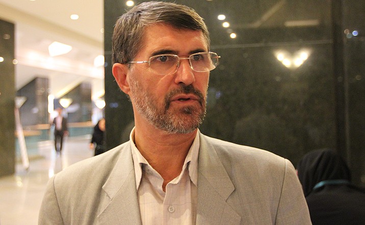 اقتصاد مقاومتی، بهترین راهکار برای خروج از رکود است/ دولت باید اقدام موثری انجام دهد
