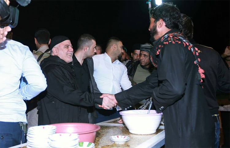 حضور نخست وزیر عراق در میان زائران حسینی+ تصاویر