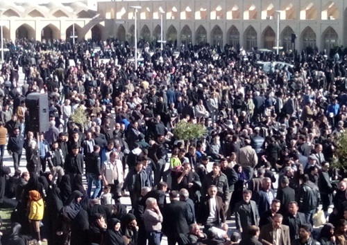 طنین لبیک یاحسین در اصفهان +تصویر