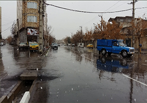 آغاز بارش برف در ارومیه + فیلم